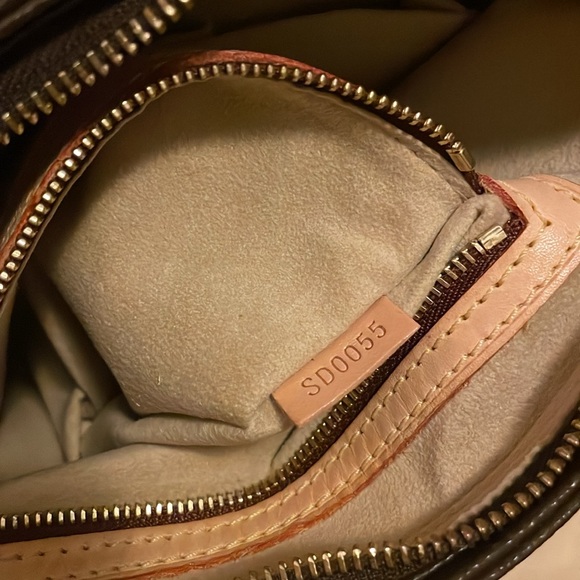 Beautiful ***Authentic ****Louis Vuitton Bag . Posh will authenticate *** - Picture 10 of 10